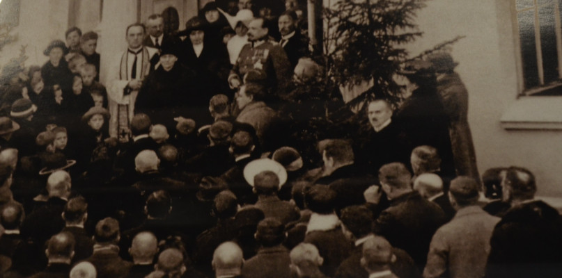 Jedno ze zdjęć zaprezentowanych w Muzeum Kaszubskim, na wystawie dokumentującej wydarzenia związane z przyłączeniem powiatu kartuskiego do Polski. fot.M.Dz./oryg.J.Brillowski