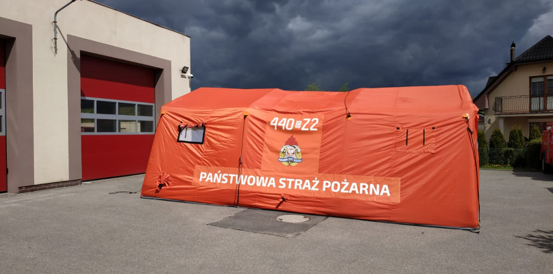 Kartuzy. Strażacy z komendy powiatowej zyskali nowy namiot pneumatyczny