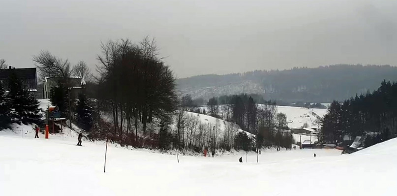 Pierwsze stoki na Kaszubach już czynne. Prowadzą "edukacyjne zajęcia sportowe"