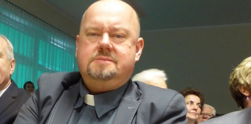 Mieszkańcy Borowa próbują zatrzymać księdza: innego nie chcemy!