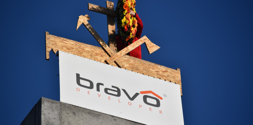 Na nowym budynku osiedla Przystań zawisła już  wiecha