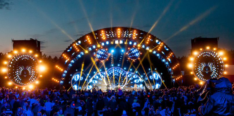 Stężyca na Wakacyjnej Trasie Dwójki! Koncert w amfiteatrze i transmisja w TV