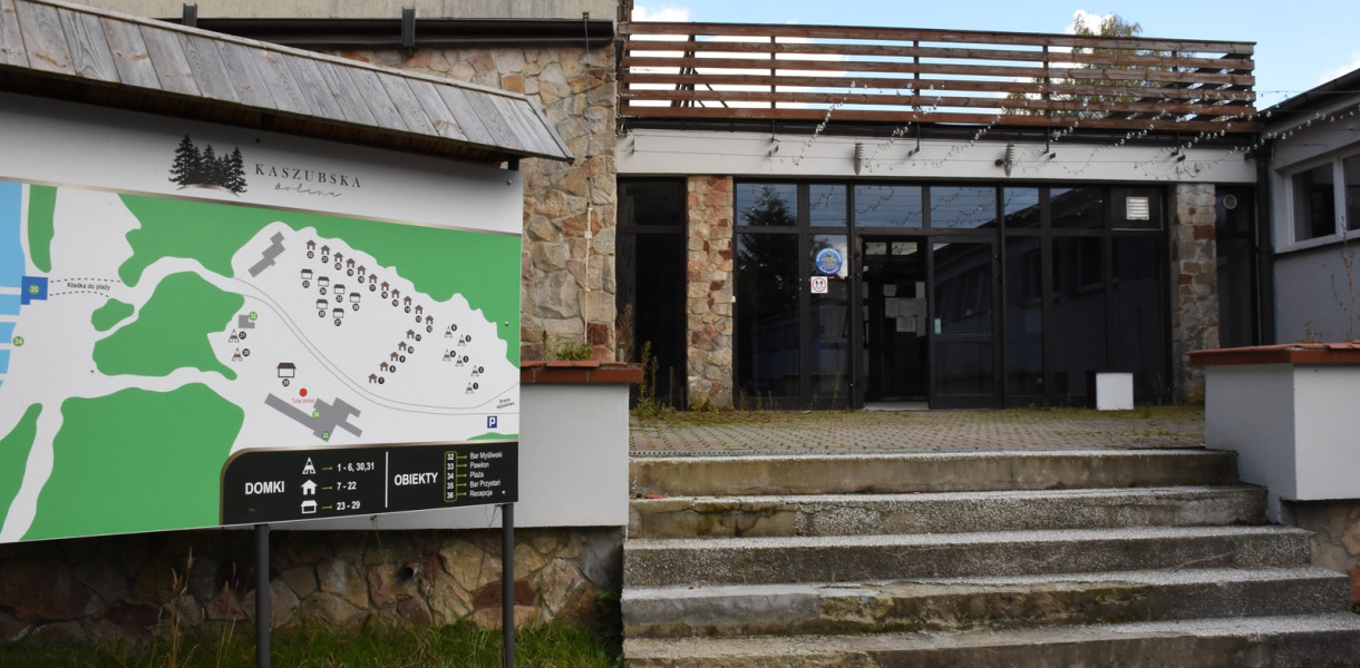 Sprawa ośrodka w Kolanie. Policja: "Patrolujemy rejon, zatrzymano 3 osoby"