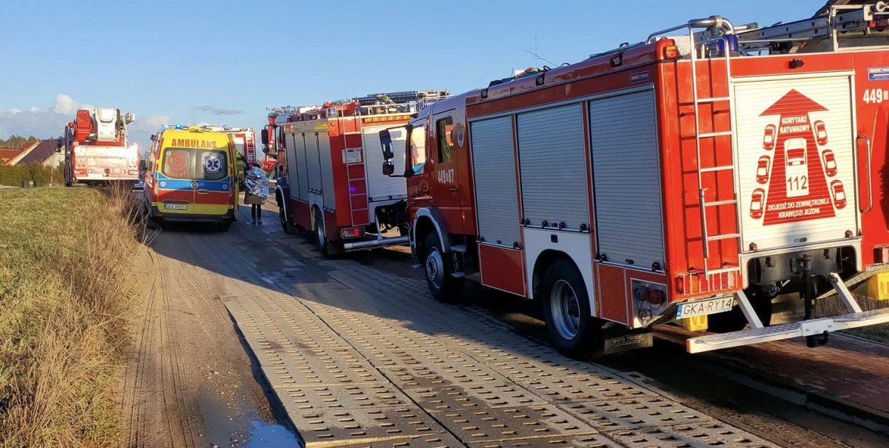 Skrzeszewo. Pożar w budynku. Mieszkańcy z objawami podtrucia