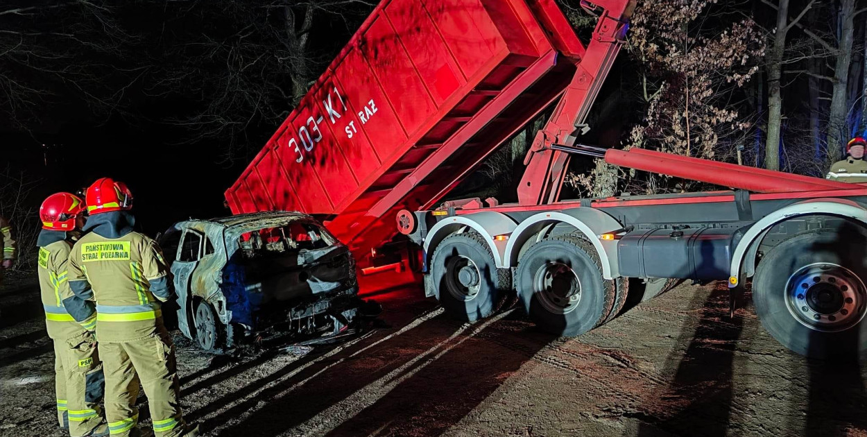 To była pierwsza i najdłuższa w powiecie akcja związana z pożarem samochodu