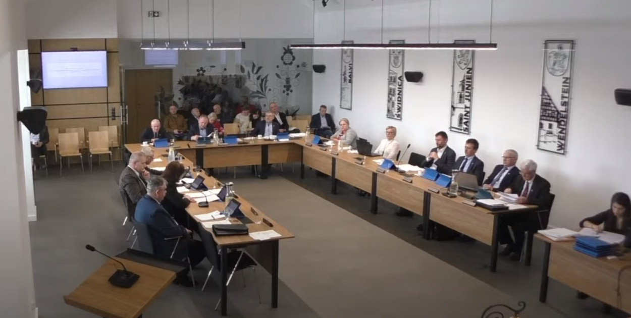 Gm. Żukowo chce wziąć wielomilionowy kredyt. Opozycyjni radni przeciw