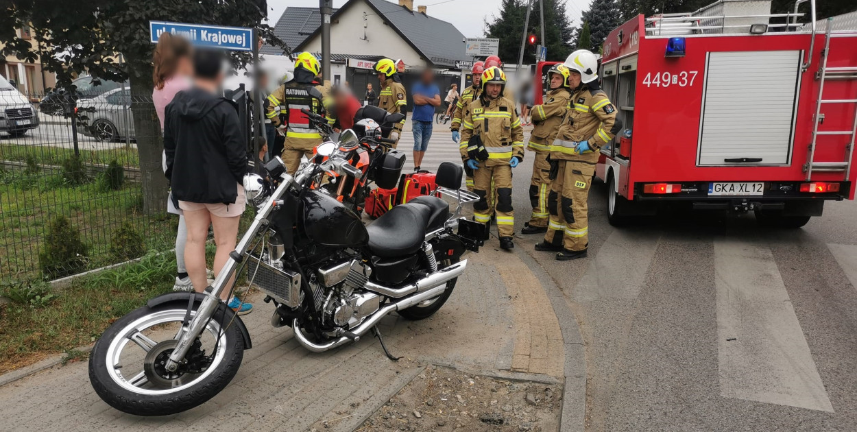 Pępowo. Wypadek z udziałem motocyklisty