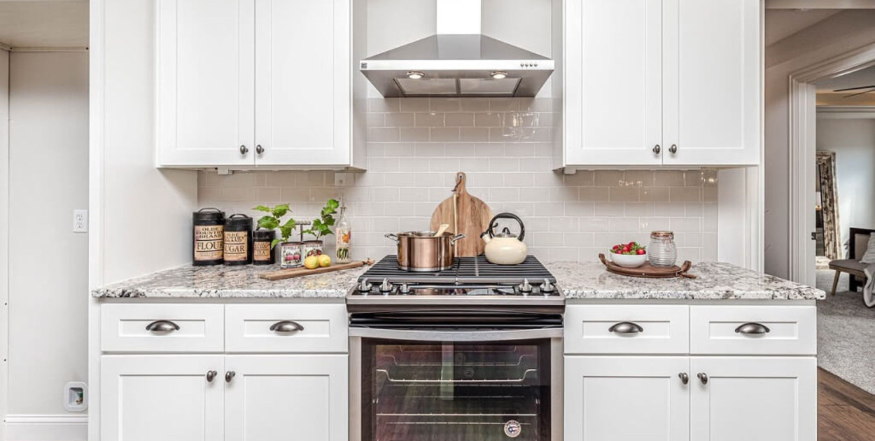 Jaki wybrać okap kuchenny kominowy — jak kupić okap do każdej kuchni!