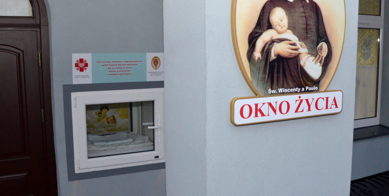 Kartuzy. Noworodek w oknie życia. Dziewczynka jest cała i zdrowa