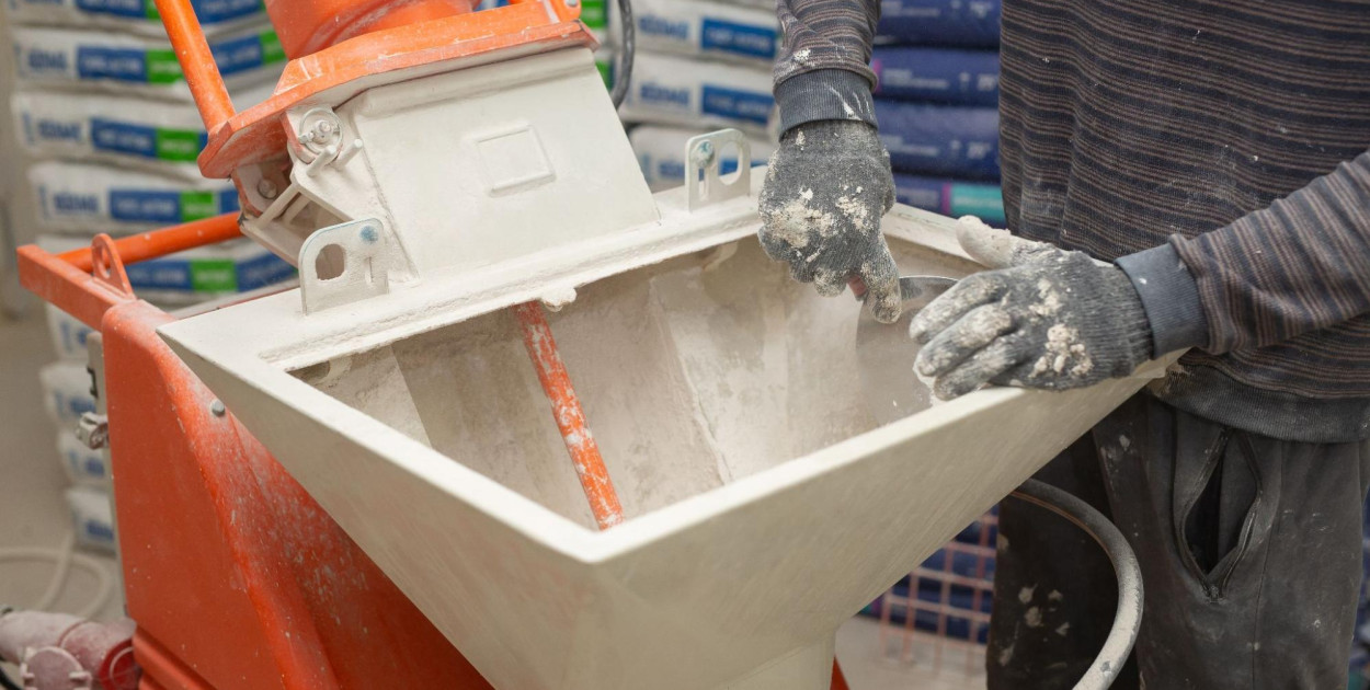 Awarie agregatów tynkarskich. Przyczyny i jak im zapobiegać