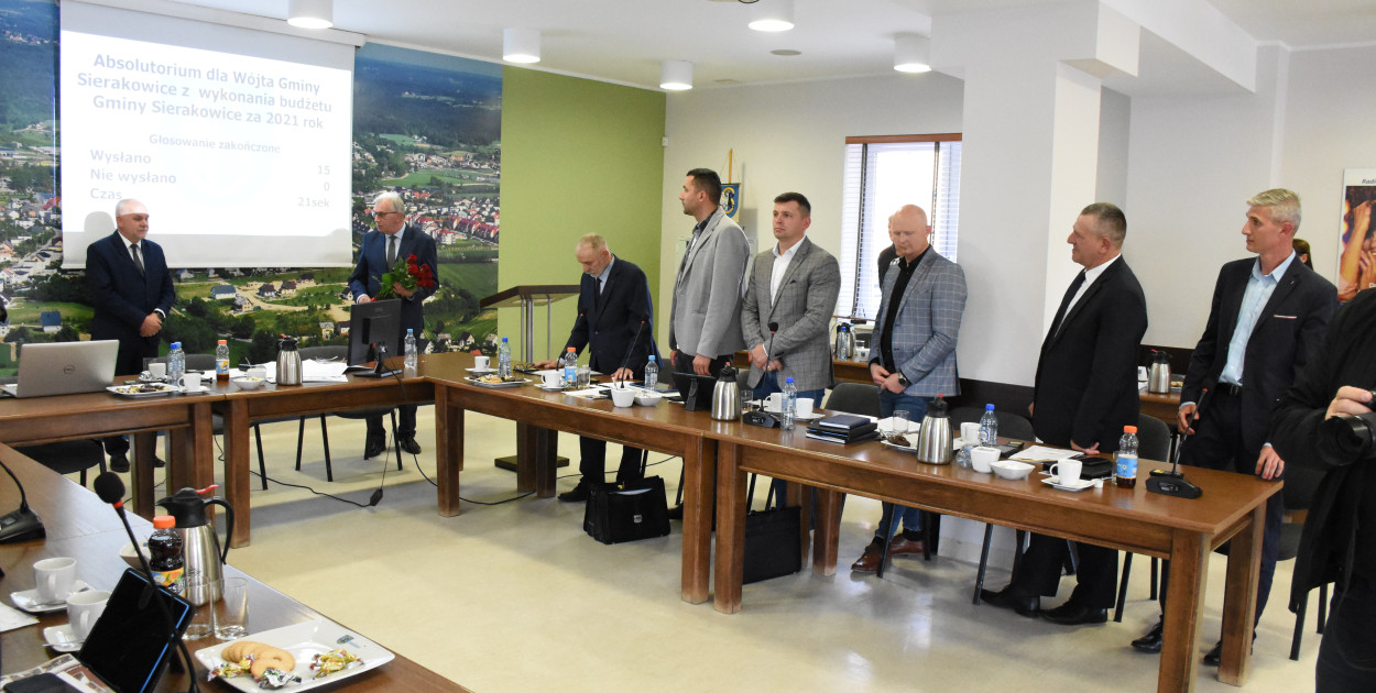 Ponad sto osób chce walczyć o miejsce w Radzie Gminy Sierakowice