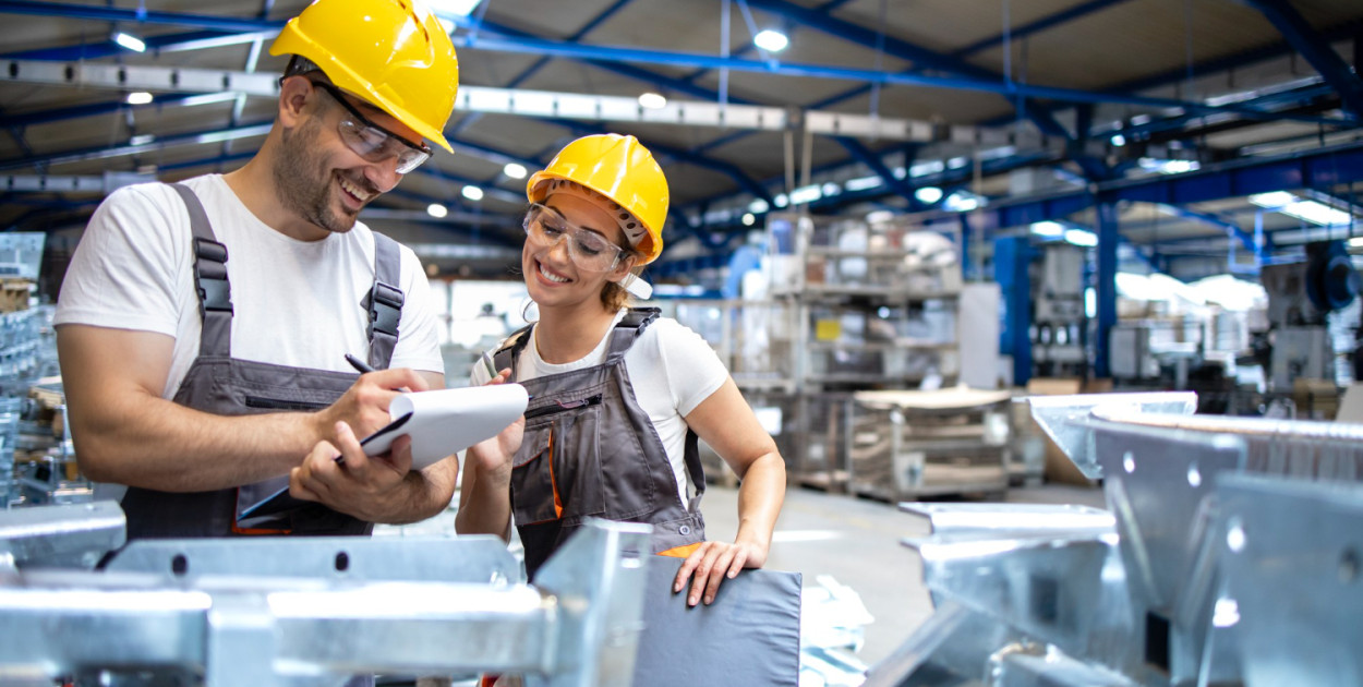 Co obejmuje proces planowania produkcji?