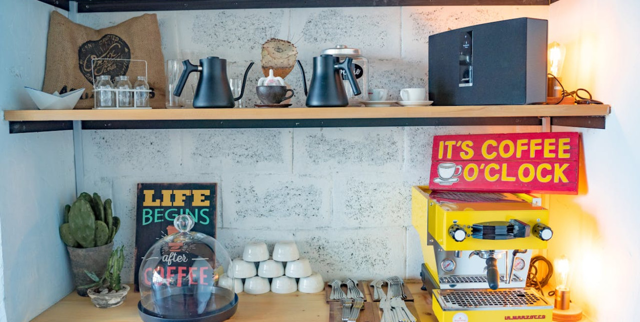 Kącik kawowy – Twoja własna przestrzeń relaksu. Sprawdź, jak go urządzić