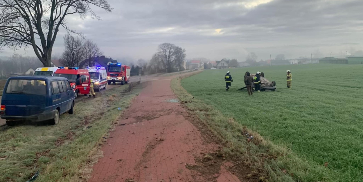 Puzdrowo. Nie zapanowała nad autem. W takim stanie to było trudne