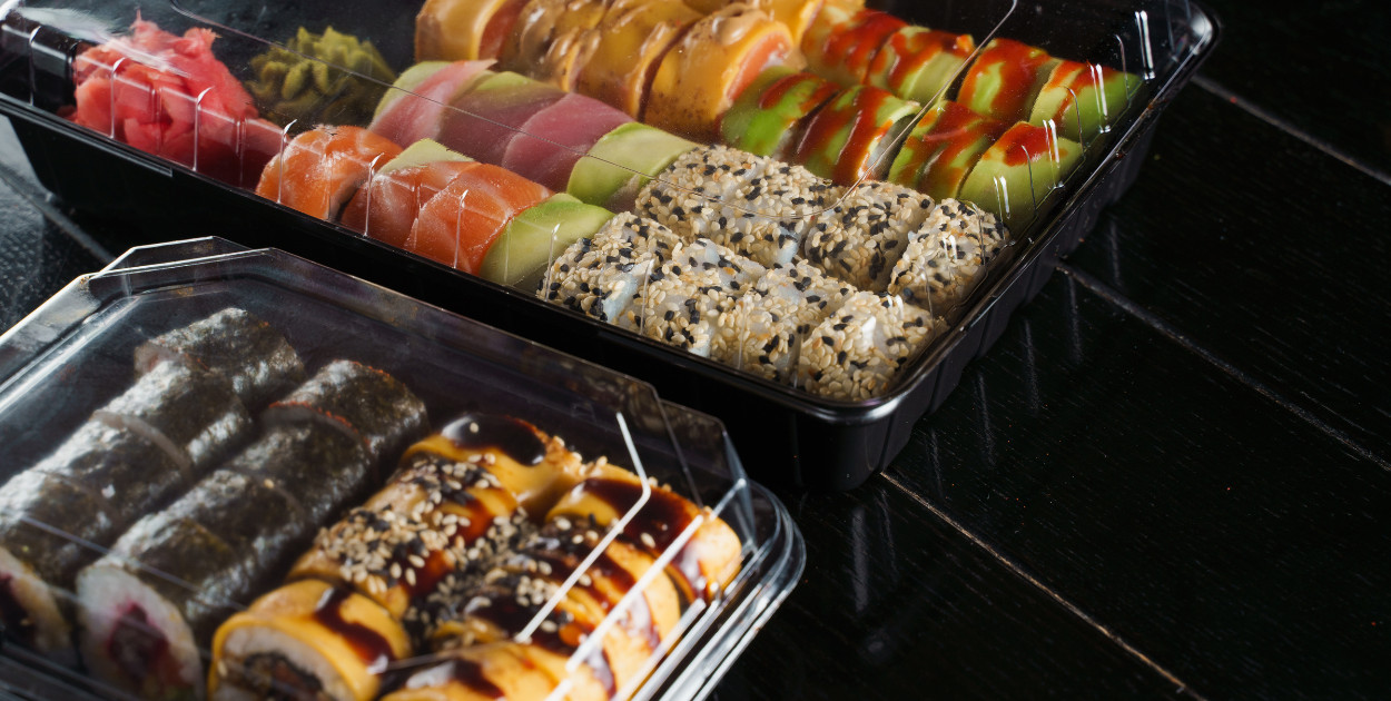 Dlaczego sushi z marketu to idealna opcja na leniwe wieczory?