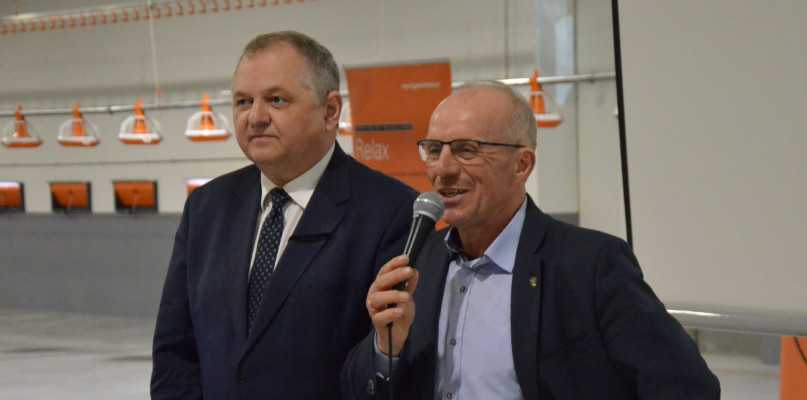 Od lewej: Ryszard Zarudzki, podsekretarz stanu w Ministerstwie Rolnictwa i Zygmunt Stromski, właściciel inwestycji. fot.W.Drewka