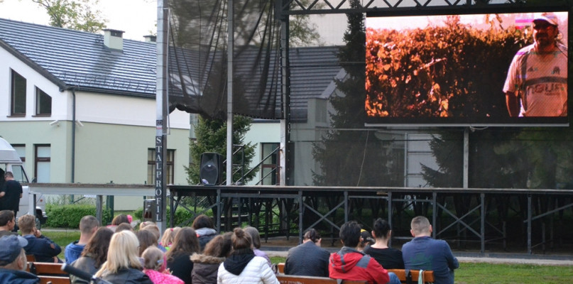 Pokaz w ramach plenerowego kina w 2016 r. fot. archiwum/M.Dzienisz
