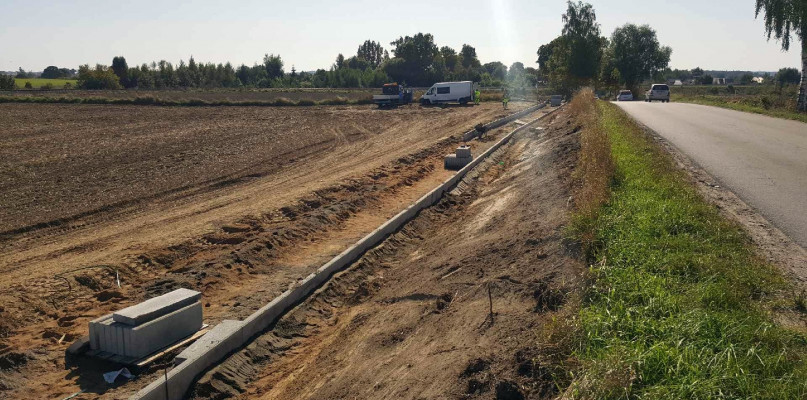 Trwa m.in. budowa ścieżki rowerowej w Barniewicach. fot. UG Żukowo