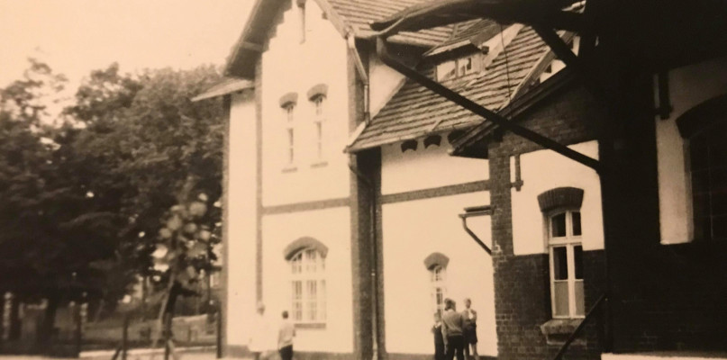 Sierakowice dworzec PKP lata 60. XX wieku. fot. J. Stencel