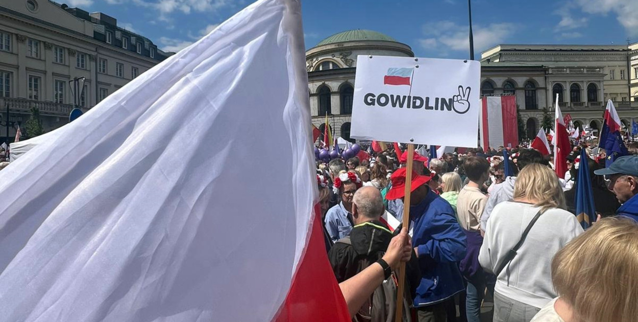 Zdjęcie z marszu poparcia Rafała Trzaskowskiego. fot. nadeslane/Czytelnik