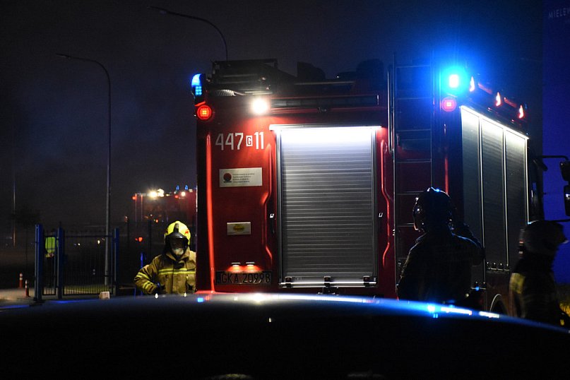 Pożar zakładu w Kawlach - akcja w godzinach nocnych