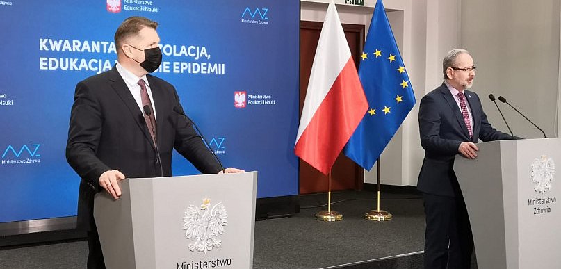 Początek końca pandemii? Zmiany ws. kwarantanny, izolacji i nauki zdalnej