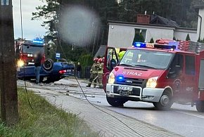 Kiełpino. BMW wylądowało na dachu. Na szczęście wszyscy są cali-59353