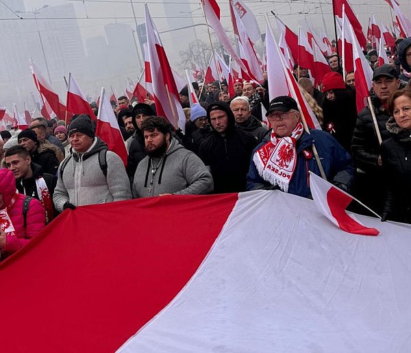 Kaszubi także wybrali się na Marsz Niepodległości -60822