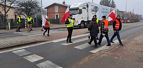 Egiertowo. Rolnicy protestują i blokują przejście