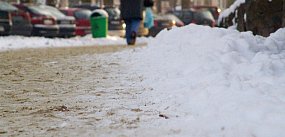 Co z odśnieżaniem chodników? Gminy przypominają