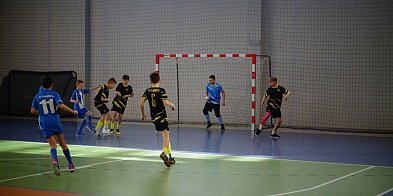 Halowa Liga Juniorów. Mistrzostwo rozstrzygnie ostatnia kolejka-64143