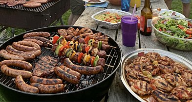 Majówka pod znakiem dymu i aromatu! Poradnik grillowy na długi weekend-66715