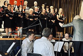 Uroczysty koncert pod hasłem "Bóg Honor Ojczyzna" w Chmielnie-66745