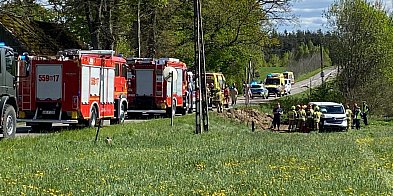 Niepoczołowice. Wypadek busa przewożącego osoby niepełn-66884