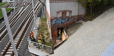 Kartuzy. Pożar w budynku starej nastawni kolejowej -66892