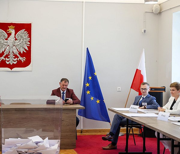 Członkom komisji wyborczych przysługują dni wolne od pracy. Jakie są zasady?-67071