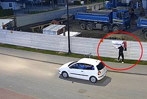 Sierakowice. Zerwali i ukradli baner Trzaskowskiego. Wszystko się nagrało-67661