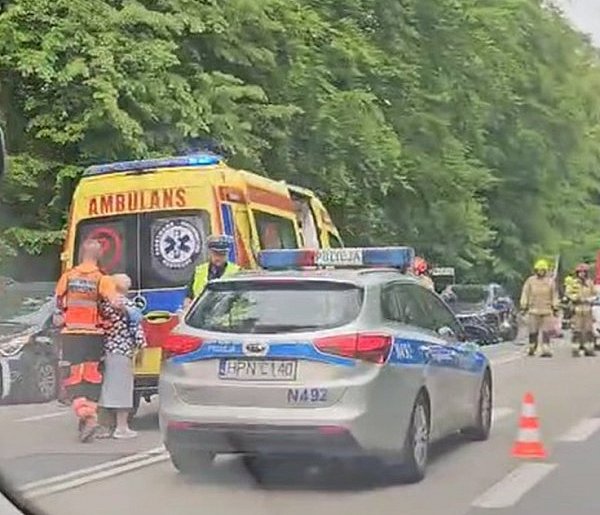 Mini karambol na trasie Kartuzy - Dzierżążno. Jedna osoba poszkodowana-67941