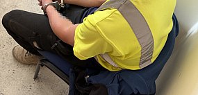 Kartuzy. Wywieźli mężczyznę nad jezioro i pobili