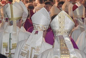 Biskupi po obradach. Krytyka ministerstwa i nowa komisja ds. nadużyć-68370