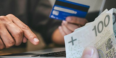 Region. Seniorzy wolą przelewy z ZUS zamiast gotówki-68393