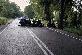 Tragiczne skutki wypadku w Kobysewie. Nie żyje pasażerka BMW-68541