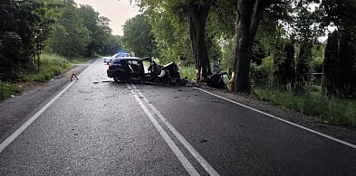 Tragiczne skutki wypadku w Kobysewie. Nie żyje pasażerka BMW-68541
