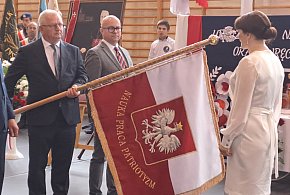 Sierakowice. Szkoła Branżowa zyskała patrona i sztandar-68739