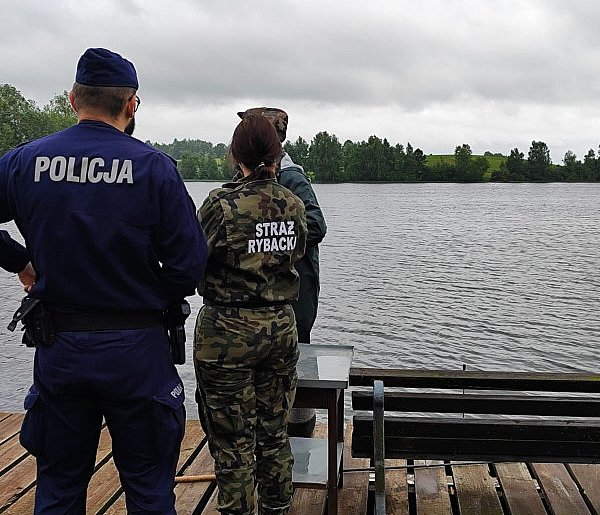 Wędkarze pod kontrolą Straży Rybackiej i policji-68844