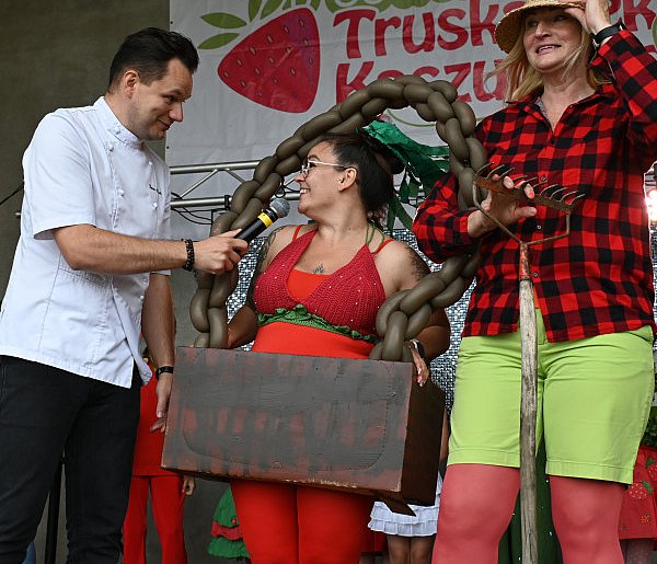 Chmielno. Ogromne zainteresowanie Festiwalem Truskawek Kaszubskich-68851