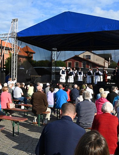 Włoskie przeboje, romskie rytmy. Cykl Muzyka Świata na kartuskim Rynku-69516