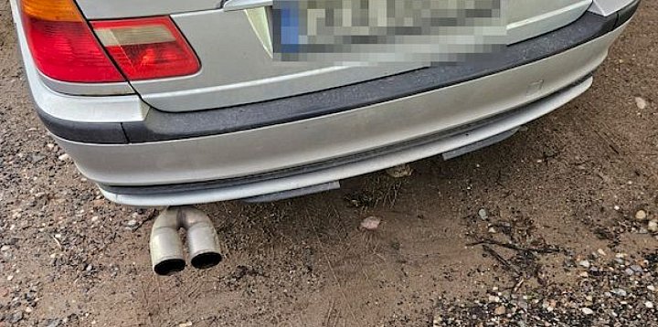 Hałasował swoim BMW, jechał o wiele za szybko i był pij-70217