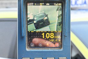 Poręby. Przekroczył prędkość o ponad 50 km/h - stracił prawo jazdy-70257