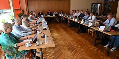 Wkrótce remont sali konferencyjnej i innych pomieszczeń urzędu w Kartuzach-70459